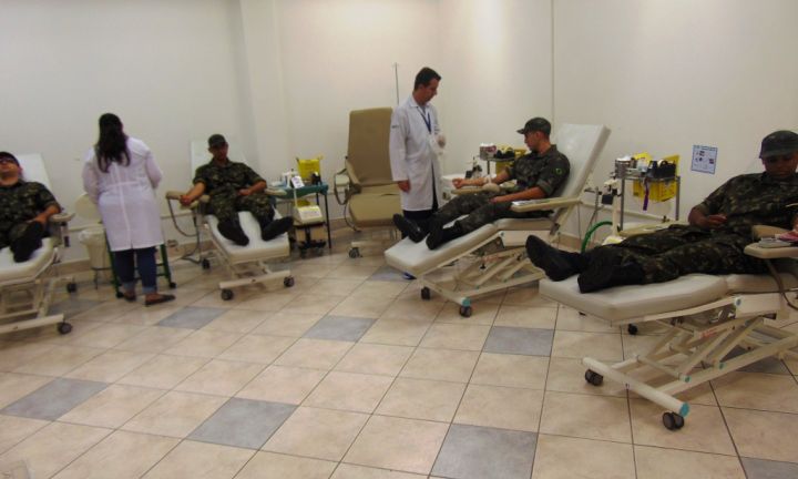 Atiradores fazem doação de sangue ao Hemocentro de Botucatu