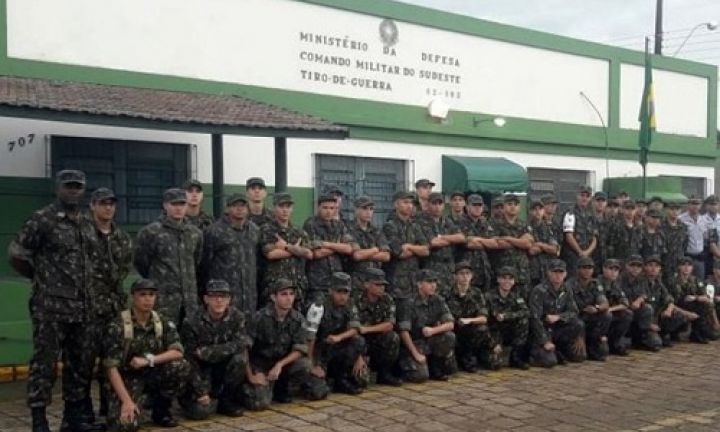 Chefe de Circunscrição Militar visita Tiro de Guerra