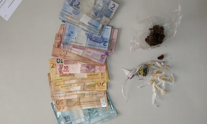 Mulher de 32 anos é presa em flagrante por tráfico de drogas
