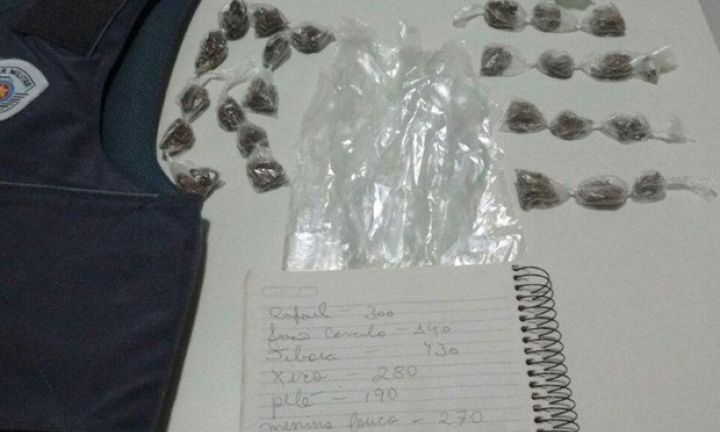 Traficante é preso pela PM com maconha na cueca