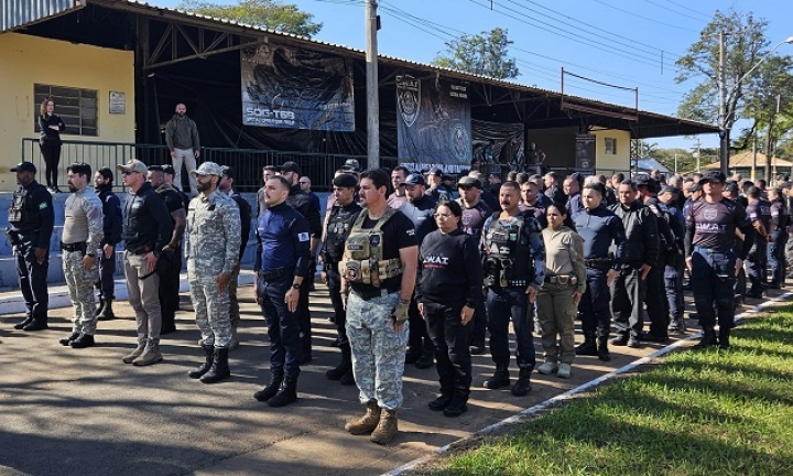 Agentes da SWAT ministram treinamento a profissionais de segurança em Avaré