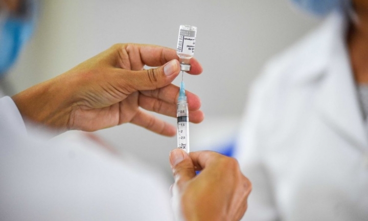 Pessoas de 40 a 42 anos são imunizadas contra a Covid-19 a partir de quarta-feira
