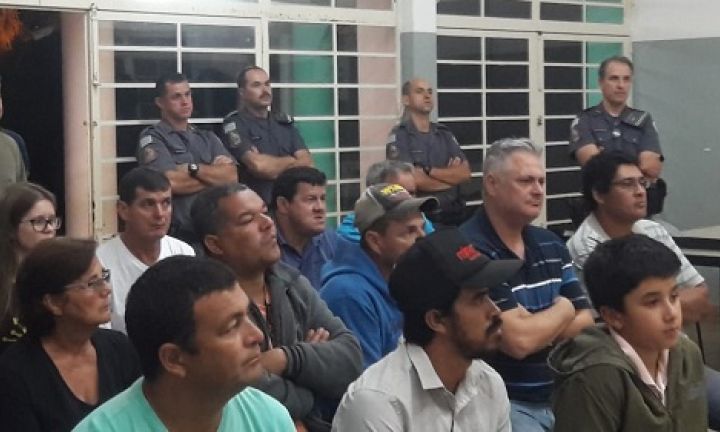 Projeto discute segurança com moradores do campo