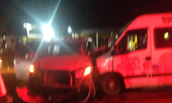 Acidente entre carro e van provoca morte de motorista na SP-255 em Avaré