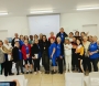 Policial Civil ministra palestra sobre golpes virtuais a grupo de pessoas idosas 