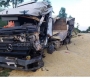 Acidente entre carreta e caminhão provoca morte e interdita a SP-255
