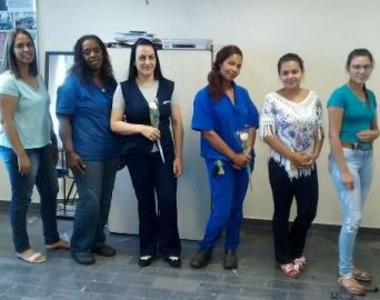 Mulheres tiveram dia de beleza em empresa da cidade