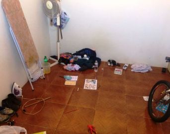 Mãe é detida por maus tratos e abandono de incapaz
