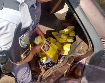 Grávida é presa com mais de 70 kg de maconha na Castello