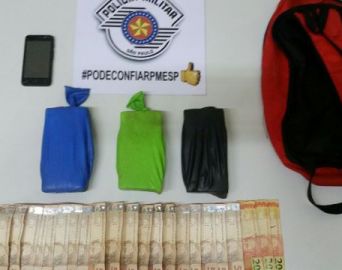 Mulher é presa por guardar droga para traficante