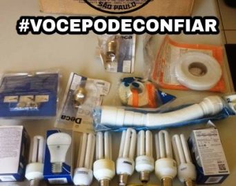 Polícia chega e ladrão se tranca na casa que estava furtando