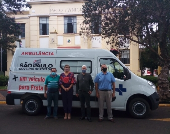 Carla Flores conquista ambulância através do deputado estadual Walter Vicioni