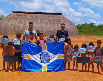 Escritores cerqueirenses levam oficinas de literatura para índios do Xingu