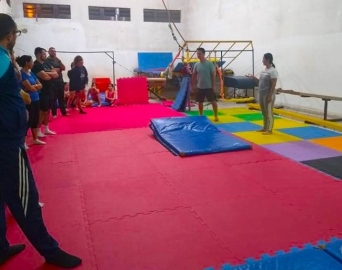 Professores passam por capacitação sobre capoeira e ginástica artística