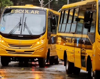 Arandu, Manduri e Sarutaiá recebem ônibus escolares do Governo de SP