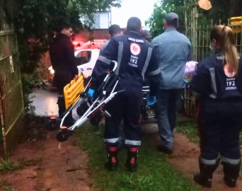 Idosa é acolhida após ser encontrada acamada e sem cuidados adequados