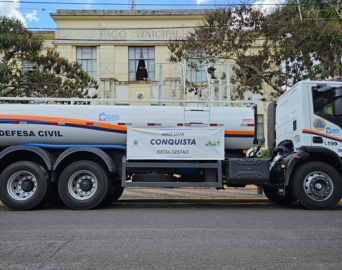 Caminhão-pipa vai auxiliar Defesa Civil no combate a incêndios em Avaré 