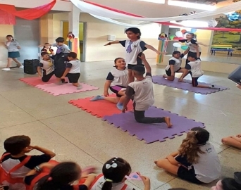 Projeto Circo prioriza desenvolvimento integral de alunos da escola Elizabeth Freitas