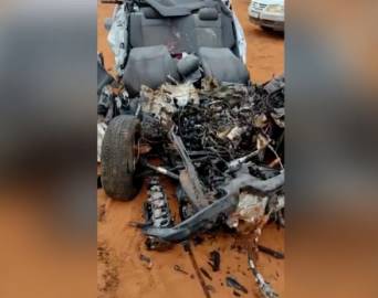 Irmãos gêmeos morrem em acidente na rodovia SP-255 em Itaí
