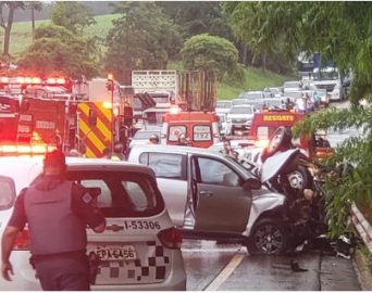 Dois policiais militares morrem após acidente na Rodovia Raposo Tavares