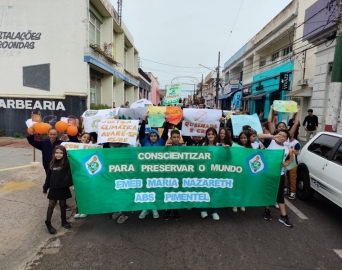Estudantes protagonizam passeata no Dia Mundial do Meio Ambiente