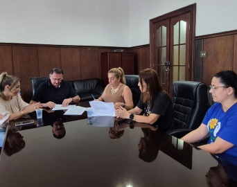 Prefeito Roberto Araujo autoriza repasse de recursos à APAE de Avaré