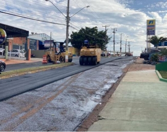 Avenida Joselyr de Moura Bastos ganha recapeamento asfáltico