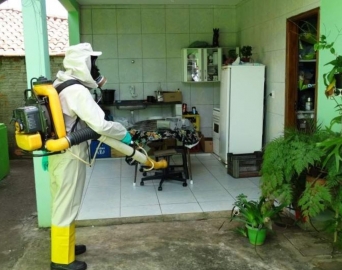 Escolas e Garagem recebem nebulização como reforço contra o avanço da dengue
