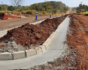 Obras para duplicação da Avenida Copacabana avançam em Avaré