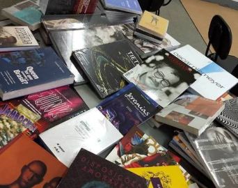 Parceria amplia o acervo da Biblioteca Municipal