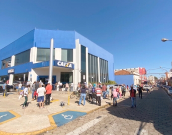 Funcionários da Caixa anunciam greve a partir desta terça-feira, 27
