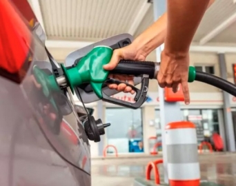 Preço da gasolina pode cair R$ 0,12 nos postos de combustíveis
