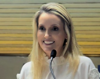 Lei de Carla Flores exige divulgação detalhada de imóveis locados pela prefeitura