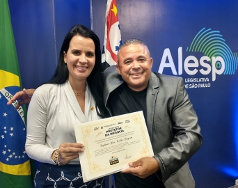 Suplente de vereador, Carlinhos Cabeleireiro é homenageado na Alesp