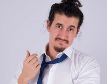 Botucatu recebe o humorista Afonso Padilha com novo show de stand-up
