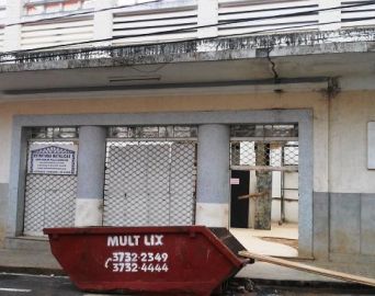 Em reformas, antigo Cine Santa Cruz vai virar uma grande loja