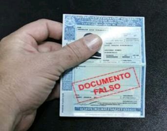TOR prende motorista com CNH falsa