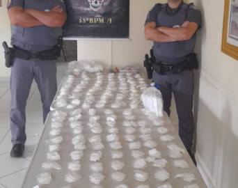 Adolescente de 17 anos é apreendida com cerca de 3,7kg de cocaína