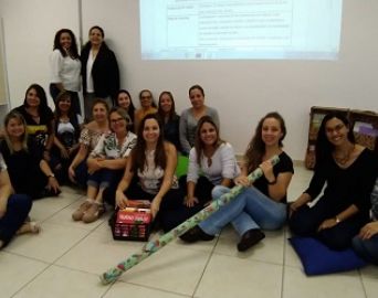 Comissão visita projeto de leitura para bebês em Sorocaba