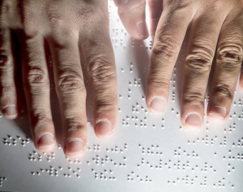 Secretaria da Educação oferece curso gratuito de Libras, Braille e ABA