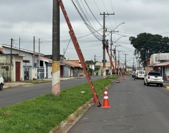 Avaré elimina 18 km somente em 2026 de fios irregulares em ação inédita com a CPFL
