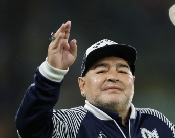 Ex-jogador Diego Maradona morre aos 60 anos