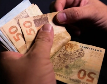 Governo Federal propõe salário mínimo de R$ 1.502 em 2025