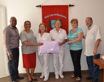 Santa Casa de Cerqueira César recebe doação de travesseiros