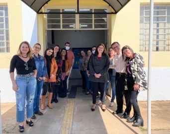 Centro de Educação Especial recebe visita de representantes da região