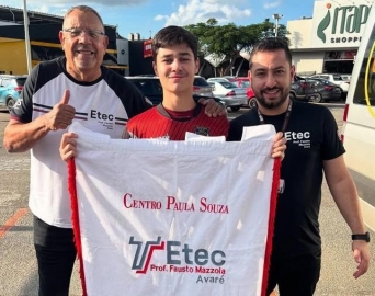 Enxadrista avareense conquista tricampeonato nos Jogos Escolares de SP