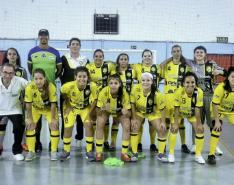 Equipe feminina de futsal vence Jogos de Verão de Paranapanema