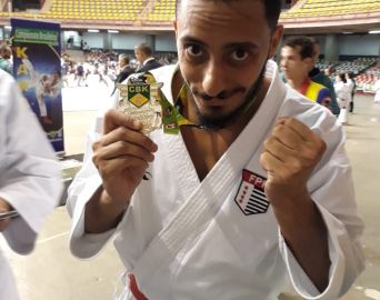 André Cavalcante é campeão brasileiro de karatê