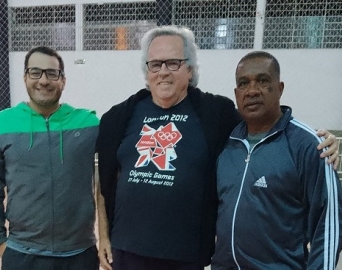 Ex-técnico da Seleção Brasileira de Handebol treina atletas de Avaré