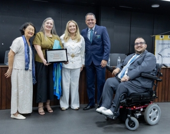 Governadora Márcia Brito recebe homenagens na Alesp pelo Distrito 4621 do Rotary